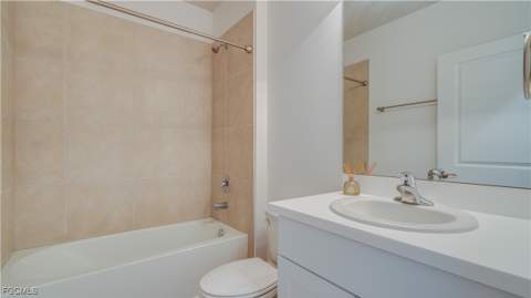 18512 Marlin Kite Ln, North Fort Myers FL - photo 6 of 37
