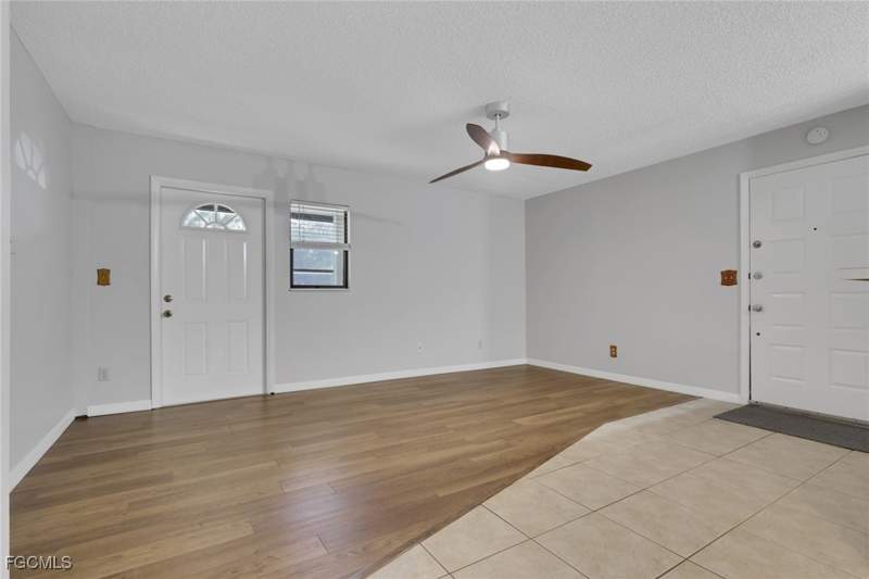 3 bedroom Condominium at 8151 S Woods Cir 12, Summerlin Woods, Fort Myers — photo 4
