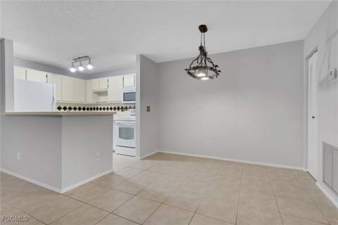 8151 S Woods Cir 12, Fort Myers FL - photo 9 of 28