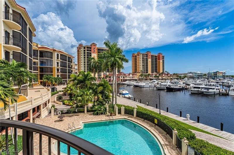 2 bedroom Condominium at 5702 Cape Harbour Dr 102, Cape Harbour, Cape Coral — photo 2
