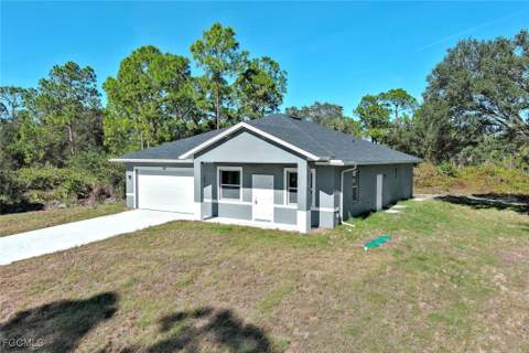 374 Nestle Ave, Lehigh Acres FL - photo 6 of 37