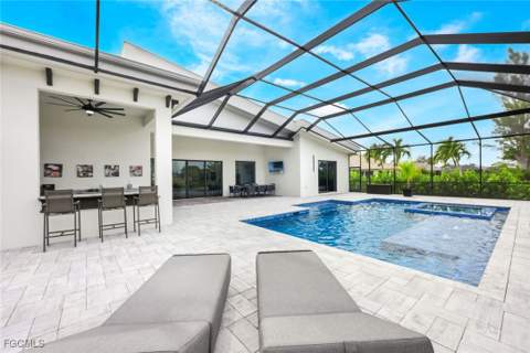 215 SE 28th Ter, Cape Coral FL - photo 13 of 33