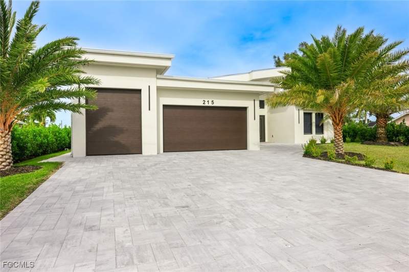 3 bedroom SingleFamilyResidence at 215 SE 28th Ter, Cape Coral, Cape Coral — photo 3