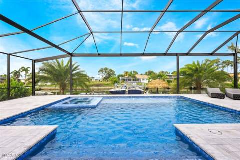 215 SE 28th Ter, Cape Coral FL - photo 7 of 33