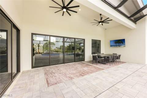 215 SE 28th Ter, Cape Coral FL - photo 8 of 33