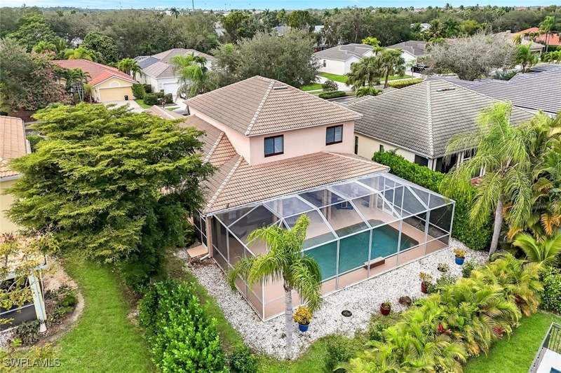3 bedroom SingleFamilyResidence at 8493 Laurel Lakes Blvd, Laurel Lakes, Naples — photo 2