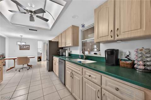 5679 Balkan Ct, Fort Myers FL - photo 15 of 32
