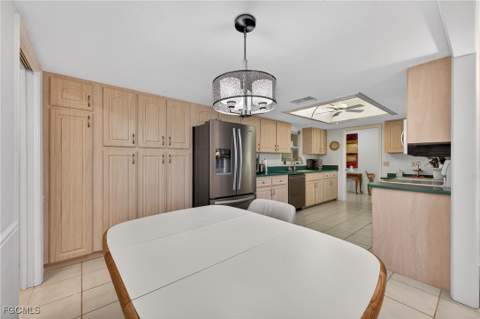 5679 Balkan Ct, Fort Myers FL - photo 16 of 32
