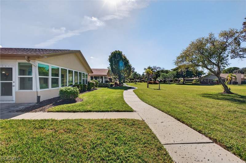 2 bedroom Attached at 5679 Balkan Ct, Whiskey Creek Village Green, Fort Myers — photo 4