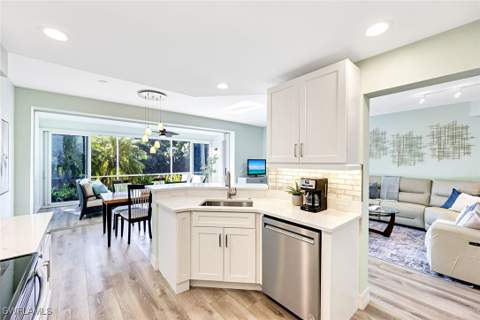 4441 Riverwatch Dr 102, Bonita Springs FL - photo 8 of 37