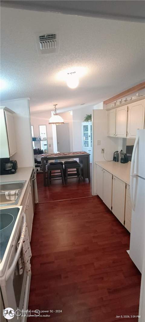 133 Belle Isle Cir, Naples FL - photo 13 of 29