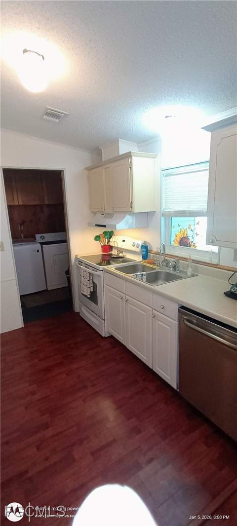 133 Belle Isle Cir, Naples FL - photo 9 of 29