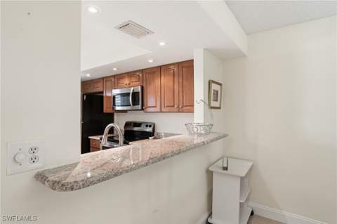 3150 Binnacle Dr 115, Naples FL - photo 10 of 33