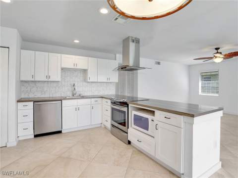 1400 Pompei Ln 52, Naples FL - photo 12 of 30