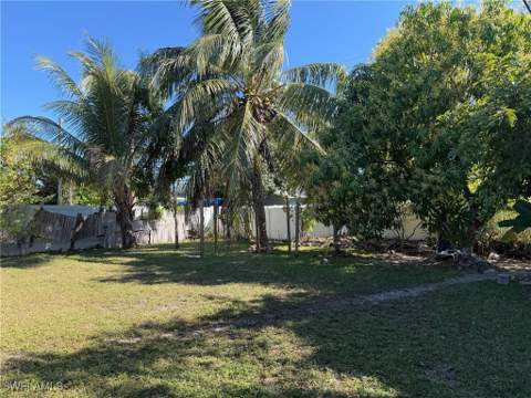 5370 Holland St, Naples FL - photo 7 of 7