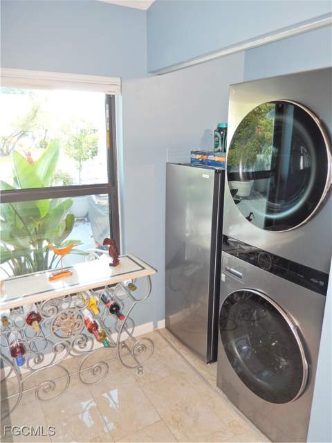 9620 Villa Dr 4, Fort Myers FL - photo 11 of 49