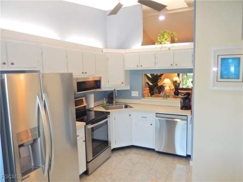 9620 Villa Dr 4, Fort Myers FL - photo 12 of 49