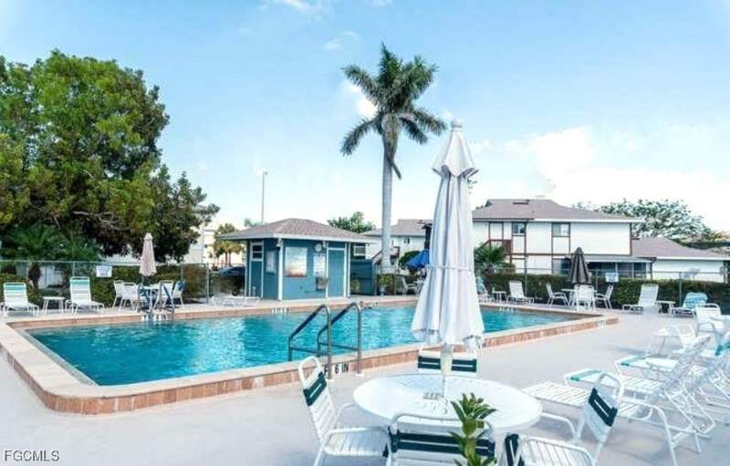 2 bedroom Townhouse at 5839 Vancouver Cir 2, Provincetown, Fort Myers — photo 3