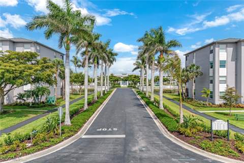 16575 Lake Circle Dr 1115, Fort Myers FL - photo 22 of 38