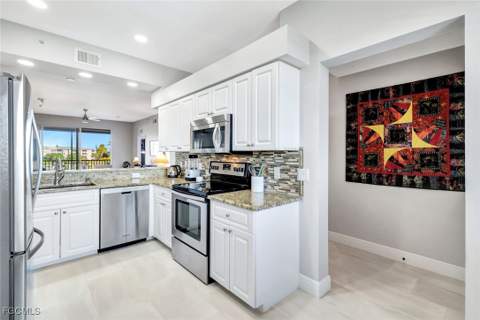 16595 Lake Circle Dr 234, Fort Myers FL - photo 16 of 42