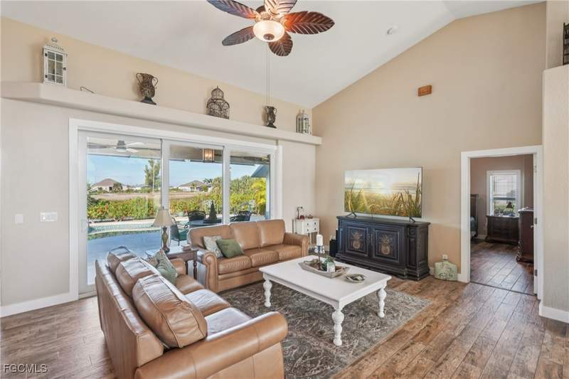 3 bedroom SingleFamilyResidence at 1422 NW 38th Pl, Cape Coral, Cape Coral — photo 5