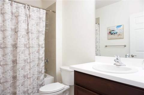 517 Kismet Pkwy W, Cape Coral FL - photo 9 of 11