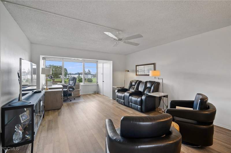2 bedroom Condominium at 6102 Augusta Dr 302, Seven Lakes, Fort Myers — photo 2