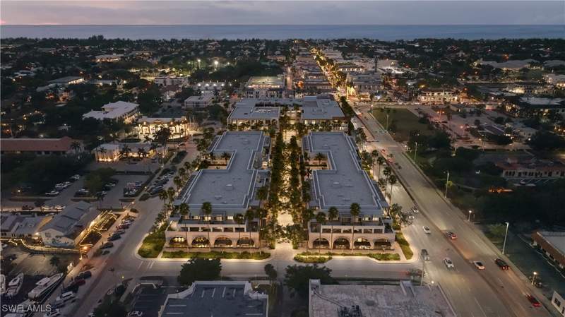 4 bedroom Condominium at 1075 6th Ave S 305, The Avenue, Naples — photo 5
