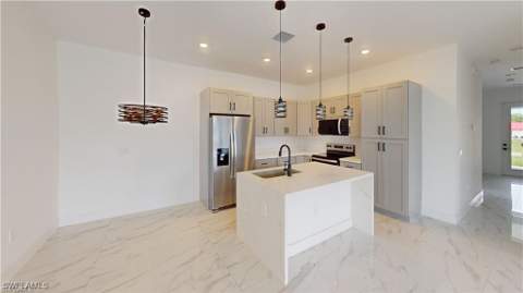 2045 Carver Ave, Fort Myers FL - photo 6 of 23