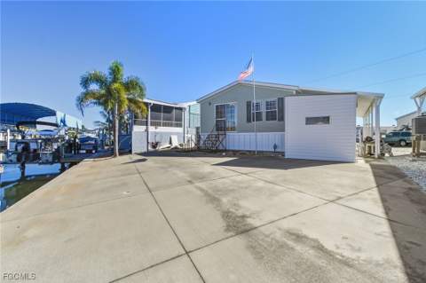 3904 Dewberry Ln, St James City FL - photo 8 of 28