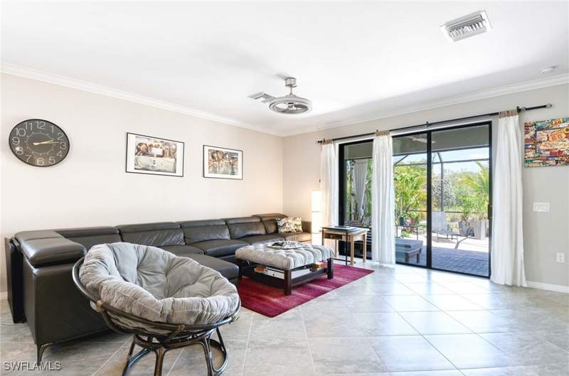 4 bedroom SingleFamilyResidence at 1608 Vizcaya Ln, Artesia, Naples — photo 3