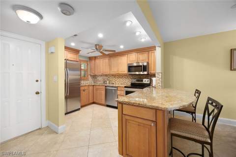 41 High Point Cir S 107, Naples FL - photo 10 of 32