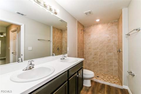 509 SW 7th Pl, Cape Coral FL - photo 10 of 15