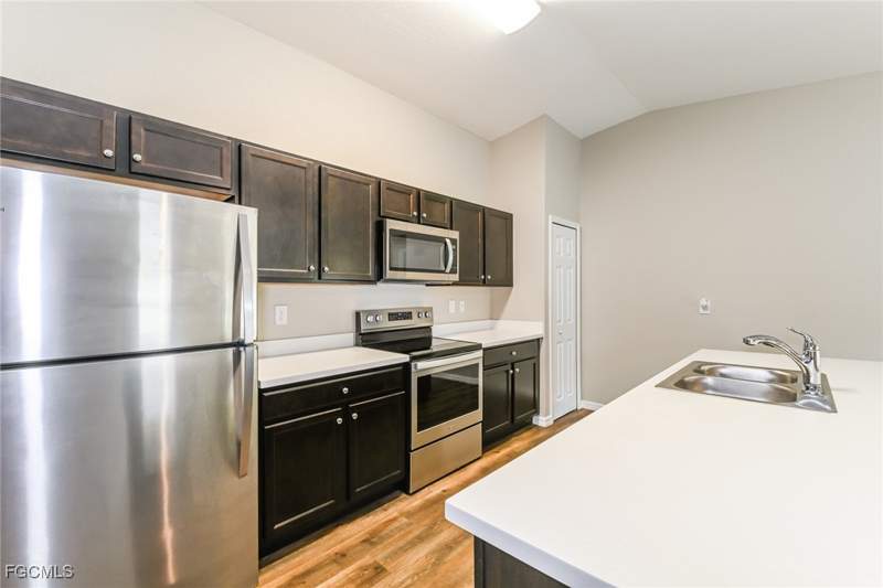 4 bedroom SingleFamilyResidence at 509 SW 7th Pl, Cape Coral, Cape Coral — photo 5