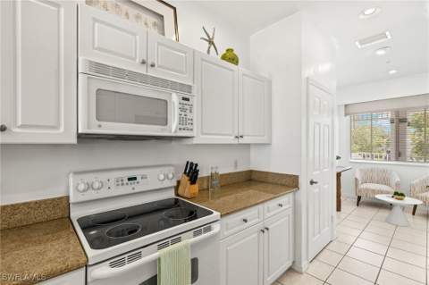 7940 Mahogany Run Ln 625, Naples FL - photo 8 of 30