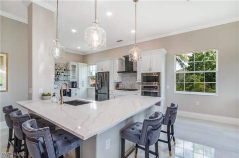3123 Aviamar Cir 201, Naples FL - photo 8 of 22