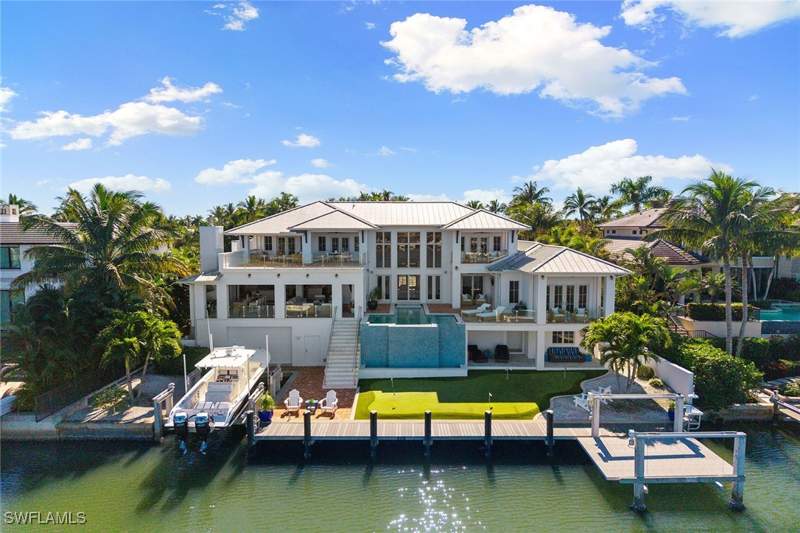 5 bedroom SingleFamilyResidence at 481 21st Ave S, Aqualane Shores, Naples — photo 2