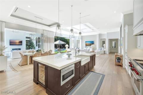 680 Wedge Dr, Naples FL - photo 10 of 30