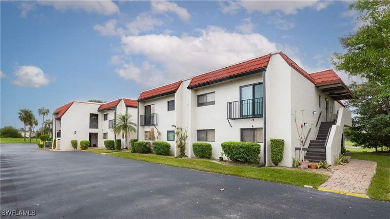 2 bedroom Condominium at 4728 Orange Grove Blvd 11, St Clair Garden Condo, North Fort Myers — photo 2