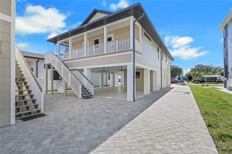 4 bedroom SingleFamilyResidence at 3085 Connecticut Ave, Naples Better Homes, Naples — photo 2