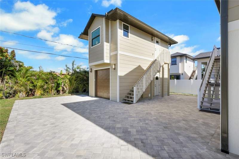 4 bedroom SingleFamilyResidence at 3085 Connecticut Ave, Naples Better Homes, Naples — photo 3