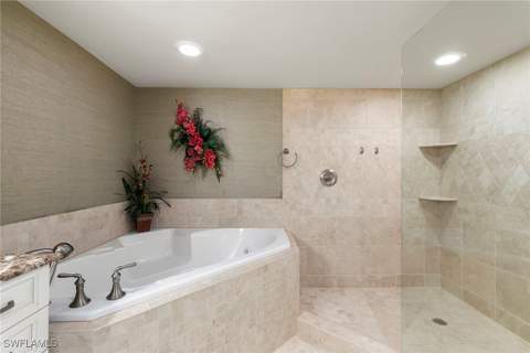 4451 Gulf Shore Blvd N 1704, Naples FL - photo 15 of 50