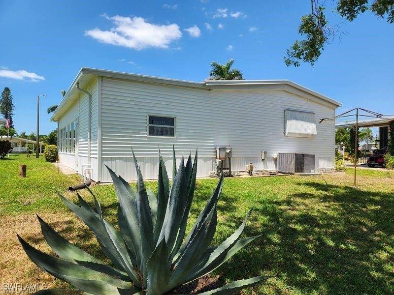 2 bedroom ManufacturedHome at 26256 Duchess Ln, Imperial Harbor, Bonita Springs — photo 4