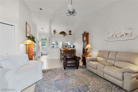 278 Newport Dr 206, Naples FL - photo 18 of 44