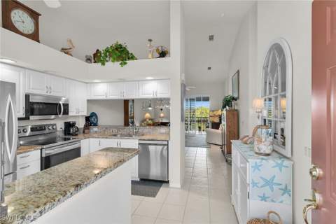 278 Newport Dr 206, Naples FL - photo 8 of 44