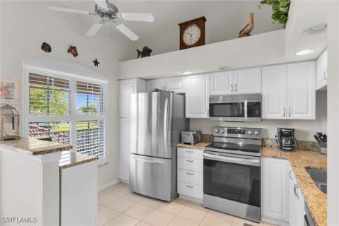 278 Newport Dr 206, Naples FL - photo 9 of 44