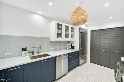 280 Southwinds Dr, Sanibel FL - photo 15 of 48