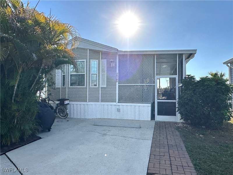 1 bedroom ManufacturedHome at 20180 Ponce De Leon Dr, Riverwoods Plantation, Estero — photo 2