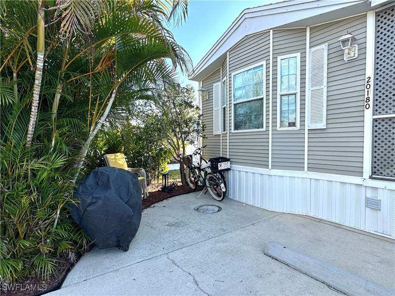 1 bedroom ManufacturedHome at 20180 Ponce De Leon Dr, Riverwoods Plantation, Estero — photo 4