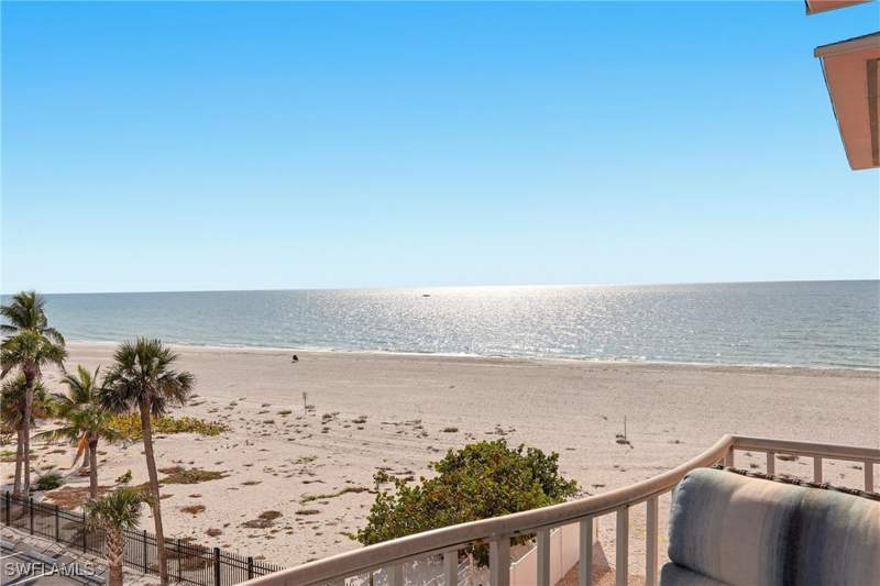 2 bedroom Condominium at 26236 Hickory Blvd 13, Hickory Shores, Bonita Springs — photo 2